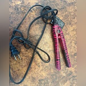 Ionika Mini Travel Flat Iron